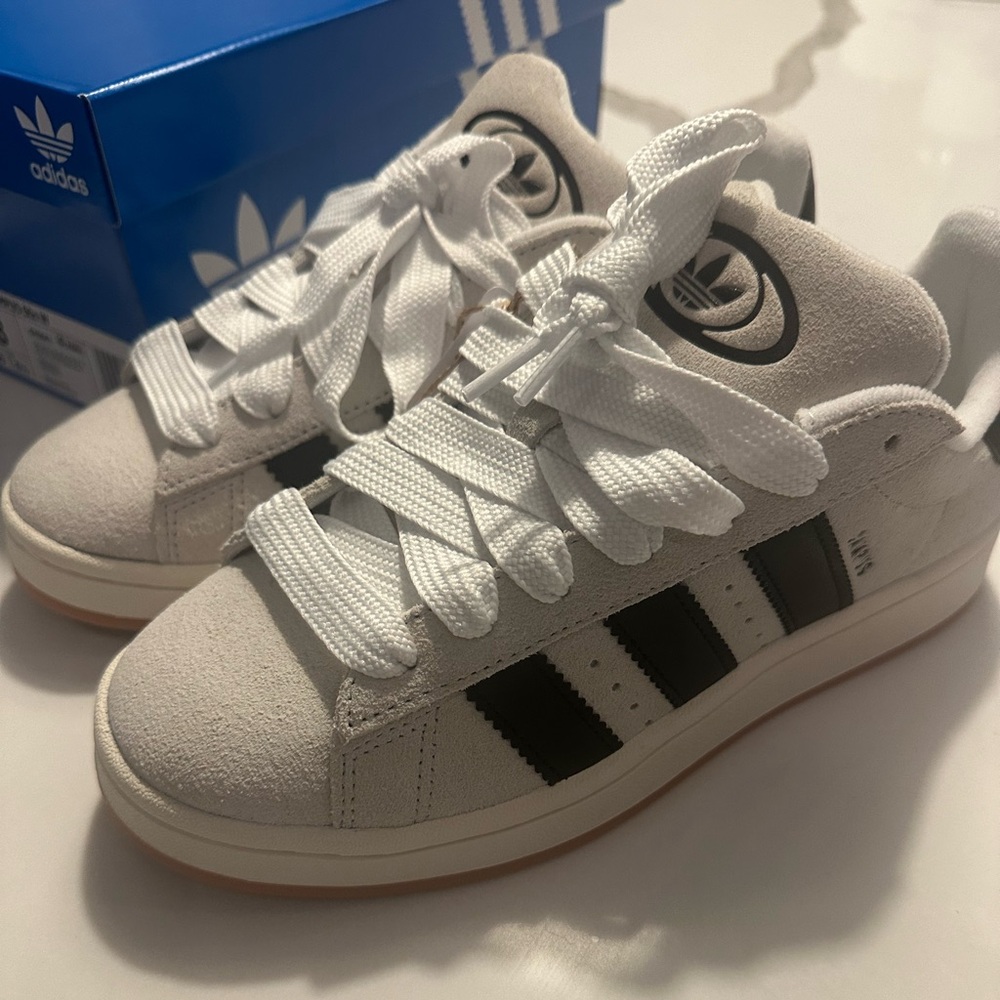 Brand NWT Adidas Campus 00s Sneakers-size 8-women’s